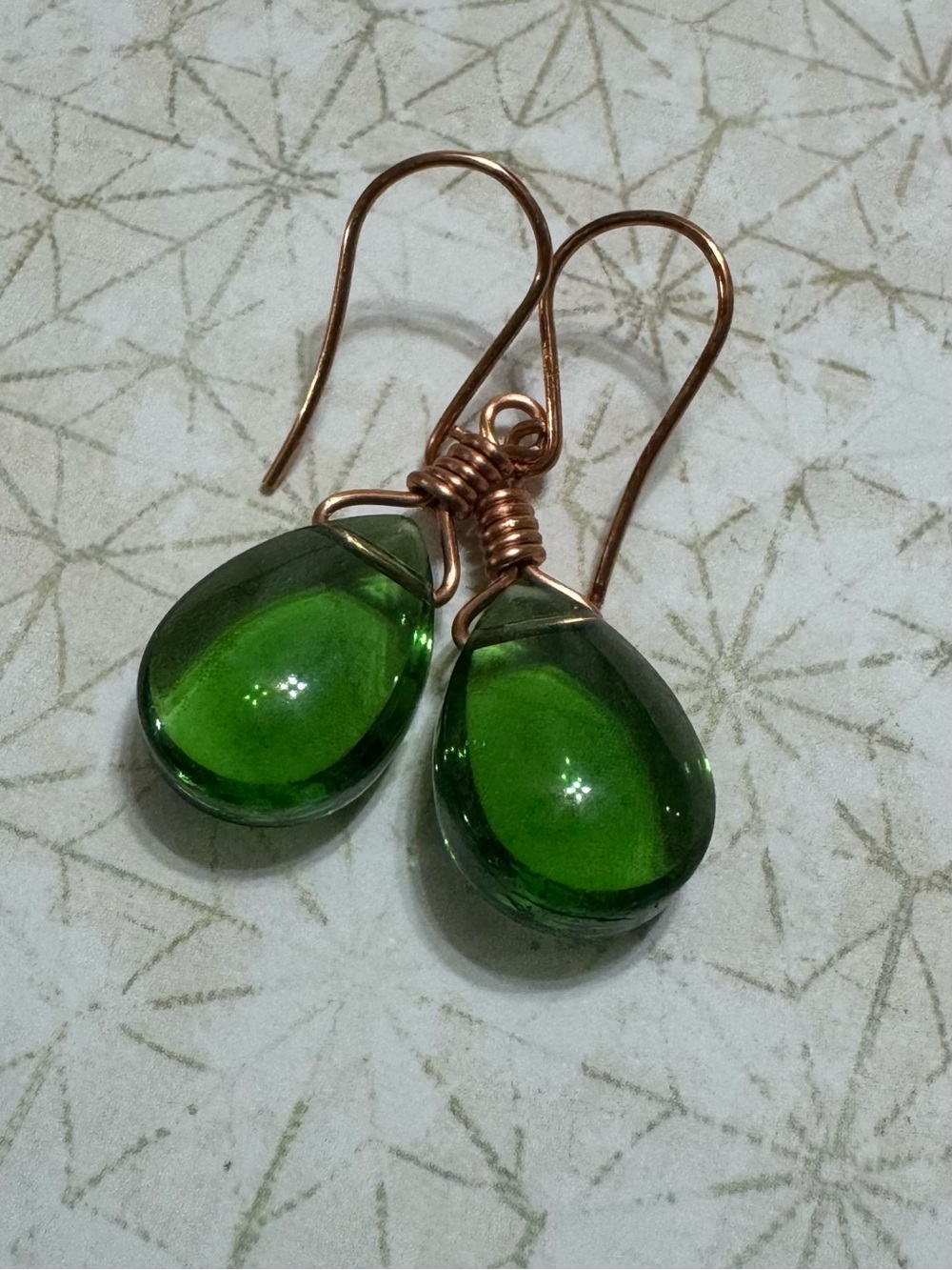 GREEN DYED QUARTZ CRYSTAL EARRINGS NEW